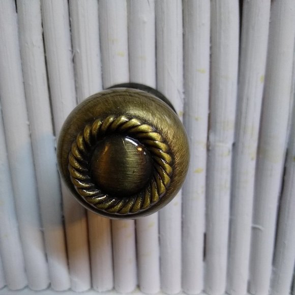 Richelieu Traditional Drawer Knob Antique English - Picture 1 of 5